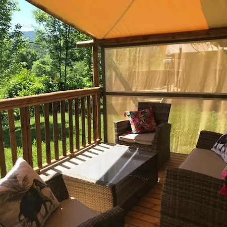 Camping-gites Au Songe Du Valier Кемпинг *
