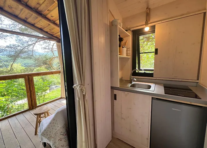 Camping-gites Au Songe Du Valier مكان تخييم *